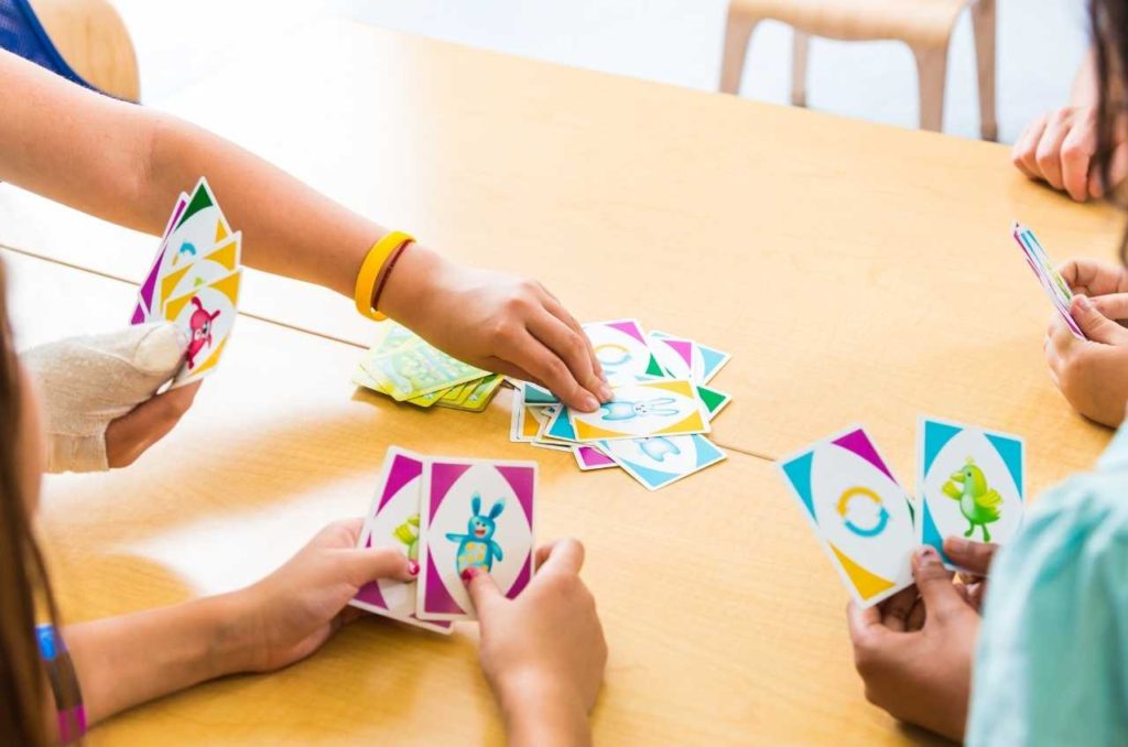 play cards to learn family vocab in French